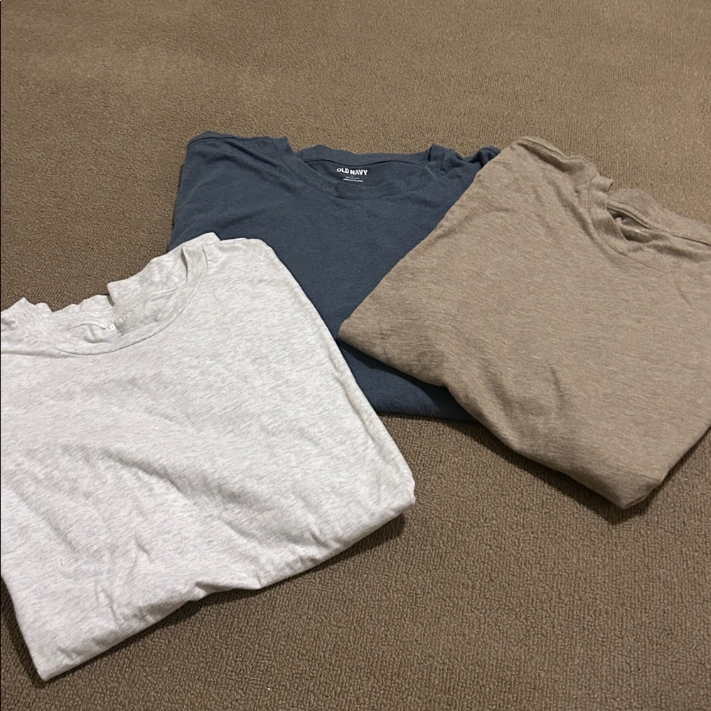 Old Navy Men’s short sleeve Tee Shirts size large set of 3